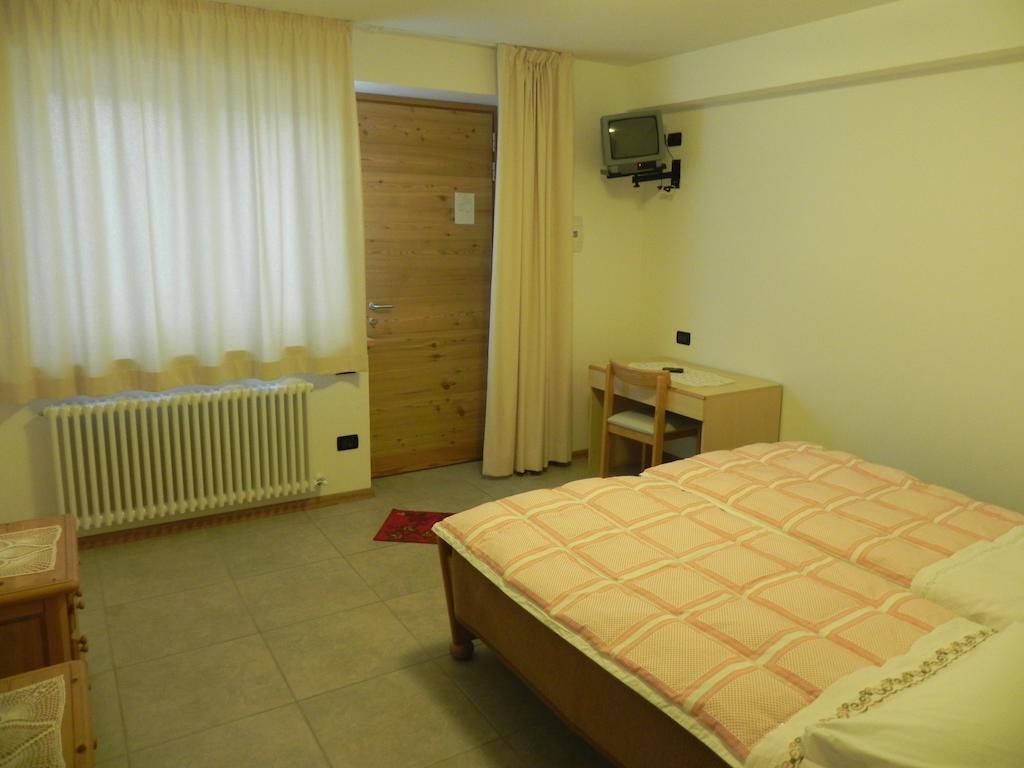 Rifugio Capanna Bill Hotel Рока Пиеторе Стая снимка